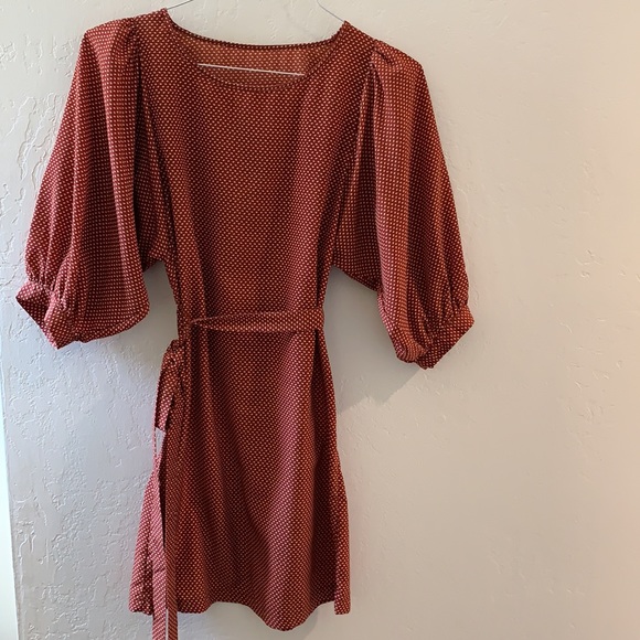 Beautiful silk dress, Canadian designer - Picture 4 of 6